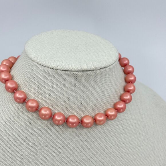 VTG Vogue Necklace Pink Beaded Hand Knotted Feminine Classic - Picture 3 of 10